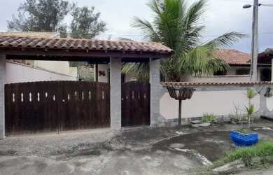 Imagem: A casa possui 2 Dormitórios, 1 Banheiro, 4 Vagas na garagem