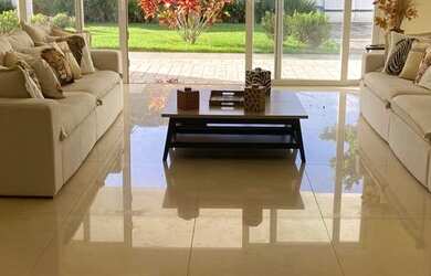 Imagem: A casa em condomínio possui 5 Dormitórios, 5 Banheiros, 5