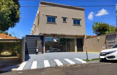 Imagem: O depósito possui 3 Vagas na garagem, 338m² de Área e está