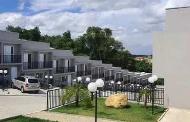 Imagem: A casa em condomínio possui 2 Dormitórios, 2 Banheiros, 1