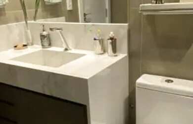 Imagem: A casa possui 3 Dormitórios, 3 Banheiros, 2 Vagas na garagem