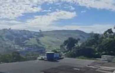 Imagem: A casa possui 4 Dormitórios, 2 Banheiros, 10.000m² de Área