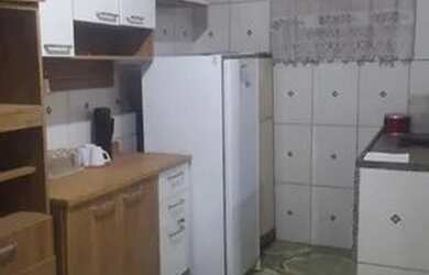 Imagem: A casa possui 2 Dormitórios, 1 Banheiro, 1 Vaga na garagem