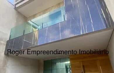 Imagem: A casa possui 3 Dormitórios, 3 Banheiros, 2 Vagas na garagem