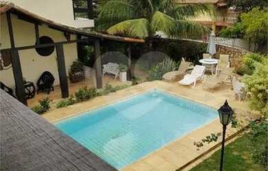 Imagem: A casa possui 5 Dormitórios, 5 Banheiros, 1 Vaga na garagem