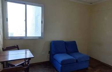 Imagem: O apartamento possui 2 Dormitórios, 1 Banheiro, 1 Vaga na garagem