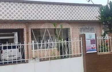 Imagem: A casa possui 2 Dormitórios, 1 Banheiro, 5 Vagas na garagem