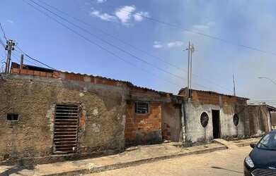 Imagem 2: URGENTE ATENÇÃO INVESTIDOR Lote com três casas Esquinão 187m² Escriturado...