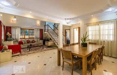 Imagem: A casa em condomínio possui 3 Dormitórios, 3 Banheiros, 5