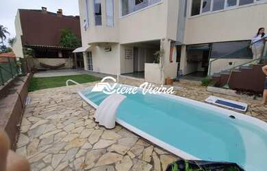 Imagem: A casa em condomínio possui 4 Dormitórios, 5 Banheiros, 4