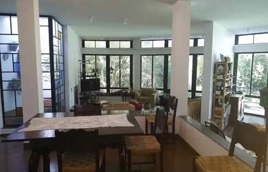 Imagem: A casa em condomínio possui 5 Dormitórios, 4 Banheiros, 4