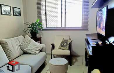 Imagem: O apartamento possui 3 Dormitórios, 1 Banheiro, 1 Vaga na garagem