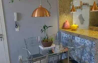 Imagem: O apartamento possui 3 Dormitórios, 1 Banheiro, 1 Vaga na garagem