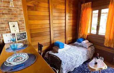 Imagem: A pousada chalé possui 1 Dormitório, Acomodam 4 pessoas, 1