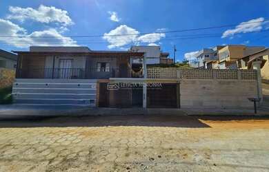 Imagem 1: Casa à Venda. Churrasqueira, Varanda, 150m² de Áreae2 Vagas na garagem