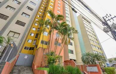 Imagem: O apartamento possui 1 Dormitório, 1 Banheiro, 1 Vaga na garagem