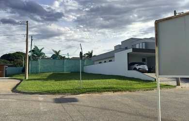 Imagem: O terreno possui 250m² de Área e está localizado em Parque