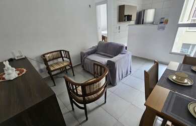 Imagem: O apartamento possui 2 Dormitórios, 1 Banheiro, 1 Vaga na garagem