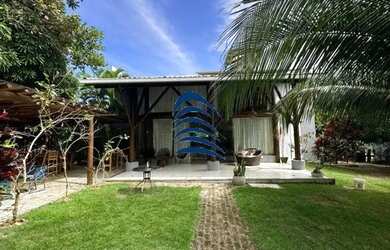 Imagem: A casa em condomínio possui 4 Dormitórios, 4 Banheiros, 4