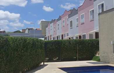 Imagem: A casa em condomínio possui 2 Dormitórios, 2 Banheiros, 2