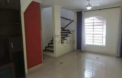 Imagem: A casa à venda possui 3 Dormitórios, 1 Banheiro, 3 Vagas na