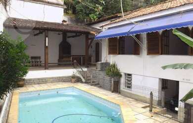 Imagem: A casa em condomínio possui 4 Dormitórios, 3 Banheiros, 1