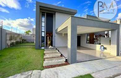 Imagem: A casa possui 3 Dormitórios, 4 Banheiros, 2 Vagas na garagem