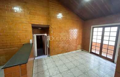 Imagem: A casa em condomínio possui 3 Dormitórios, 2 Banheiros, 200m²