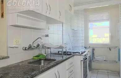 Imagem: O apartamento possui 1 Dormitório, 1 Banheiro, 1 Vaga na garagem