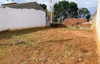 Imagem: O terreno possui 200m² de Área e está localizado em São