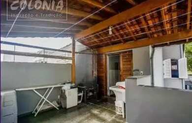 Imagem: A casa possui 3 Dormitórios, 4 Banheiros, 2 Vagas na garagem