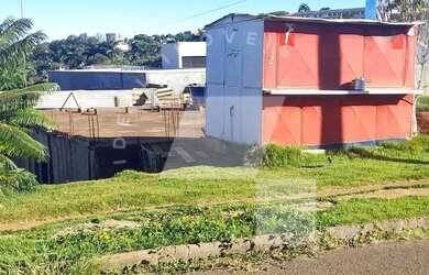 Imagem: A casa possui 3 Dormitórios, 3 Banheiros, 1 Vaga na garagem