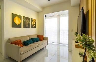 Imagem: O apartamento possui 2 Dormitórios, 1 Banheiro, 1 Vaga na garagem