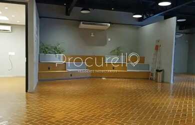 Imagem: O depósito possui 4 Vagas na garagem, 295m² de Área e está