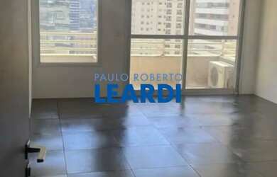 Imagem: O depósito possui 1 Vaga na garagem, 32m² de Área e está