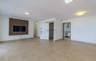 Imagem: O apartamento possui 4 Dormitórios, 3 Banheiros, 3 Vagas na