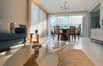 Imagem: A casa em condomínio possui 4 Dormitórios, 5 Banheiros, 4