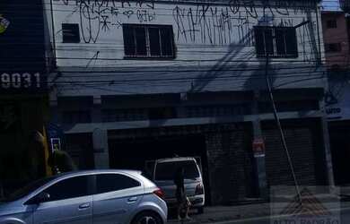 Imagem: A casa possui 1 Dormitório, 2 Banheiros, 200m² de Área e