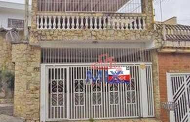 Imagem: A casa possui 3 Dormitórios, 3 Banheiros, 2 Vagas na garagem