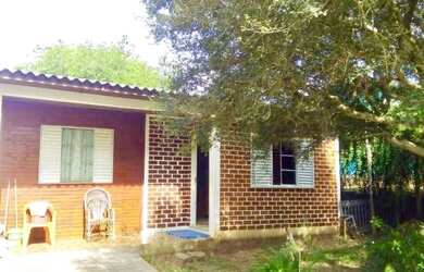 Imagem: A casa em condomínio possui 2 Dormitórios, 2 Banheiros e 375m²