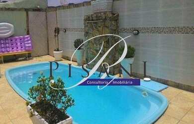 Imagem: A casa em condomínio possui 3 Dormitórios, 2 Banheiros, 4