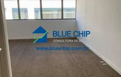 Imagem: O depósito possui 1 Vaga na garagem e 31m² de Área e está