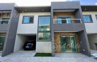 Imagem: A casa em condomínio possui 3 Dormitórios, 1 Banheiro, 2 Vagas