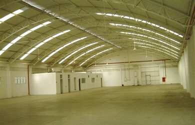 Imagem: O depósito possui 5 Vagas na garagem, 3.600m² de Área e