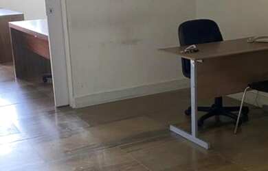 Imagem: O depósito possui 2 Vagas na garagem, 70m² de Área e está