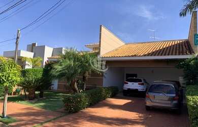 Imagem: A casa em condomínio possui 3 Dormitórios, 3 Banheiros, 4