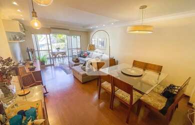 Imagem: O apartamento possui 3 Dormitórios, 1 Banheiro, 2 Vagas na