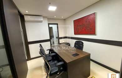 Imagem: O depósito possui 2 Vagas na garagem, 80m² de Área e está