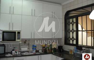 Imagem: O depósito possui 4 Vagas na garagem, 380m² de Área e está