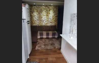 Imagem: A casa possui 2 Dormitórios, 1 Banheiro, 2 Vagas na garagem